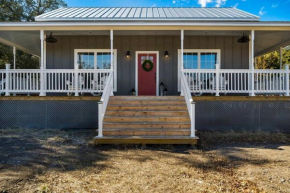 French Kiss Cottage Romantic Escape with Hot Tub